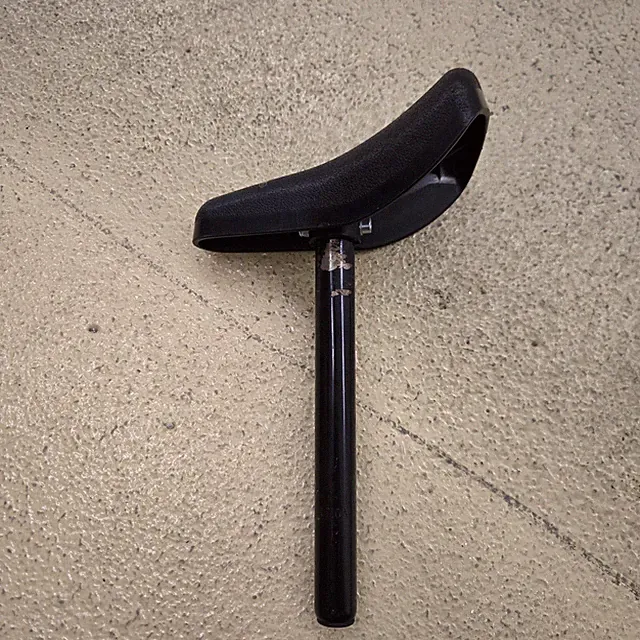 12" Strider Sport Balance Bike REPLACEMENT Seat and Seat post ONLY