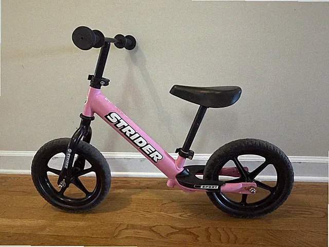 Strider 12 inch Sport Balance Bike - Pink~ No Pedals Classic