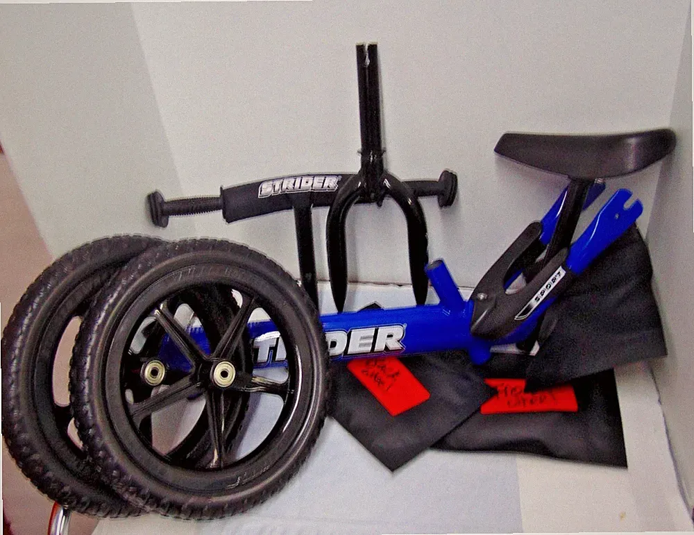 Strider 12" Kids Boys Girls Balance Bike Lightweight Adjustable Blue Sport