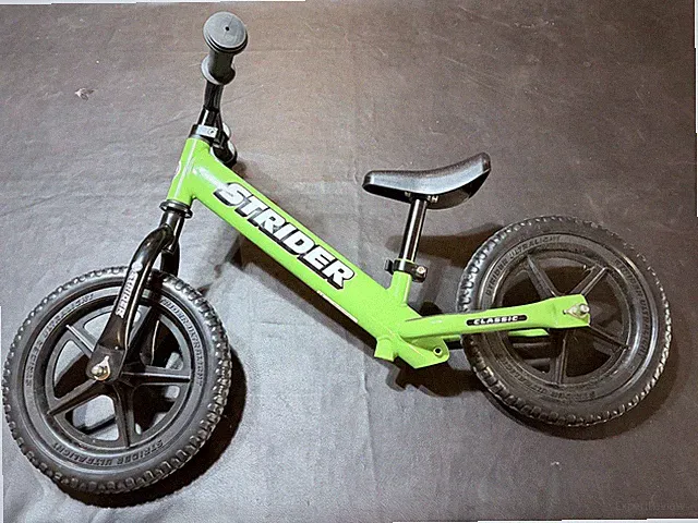 Strider Classic 12" Sport Balance Bike , green