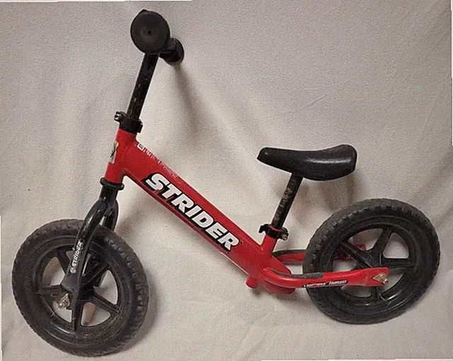 STRIDER ST-4 Balance Bike Ages 18 Months to 5 - FREE SHIPPING
